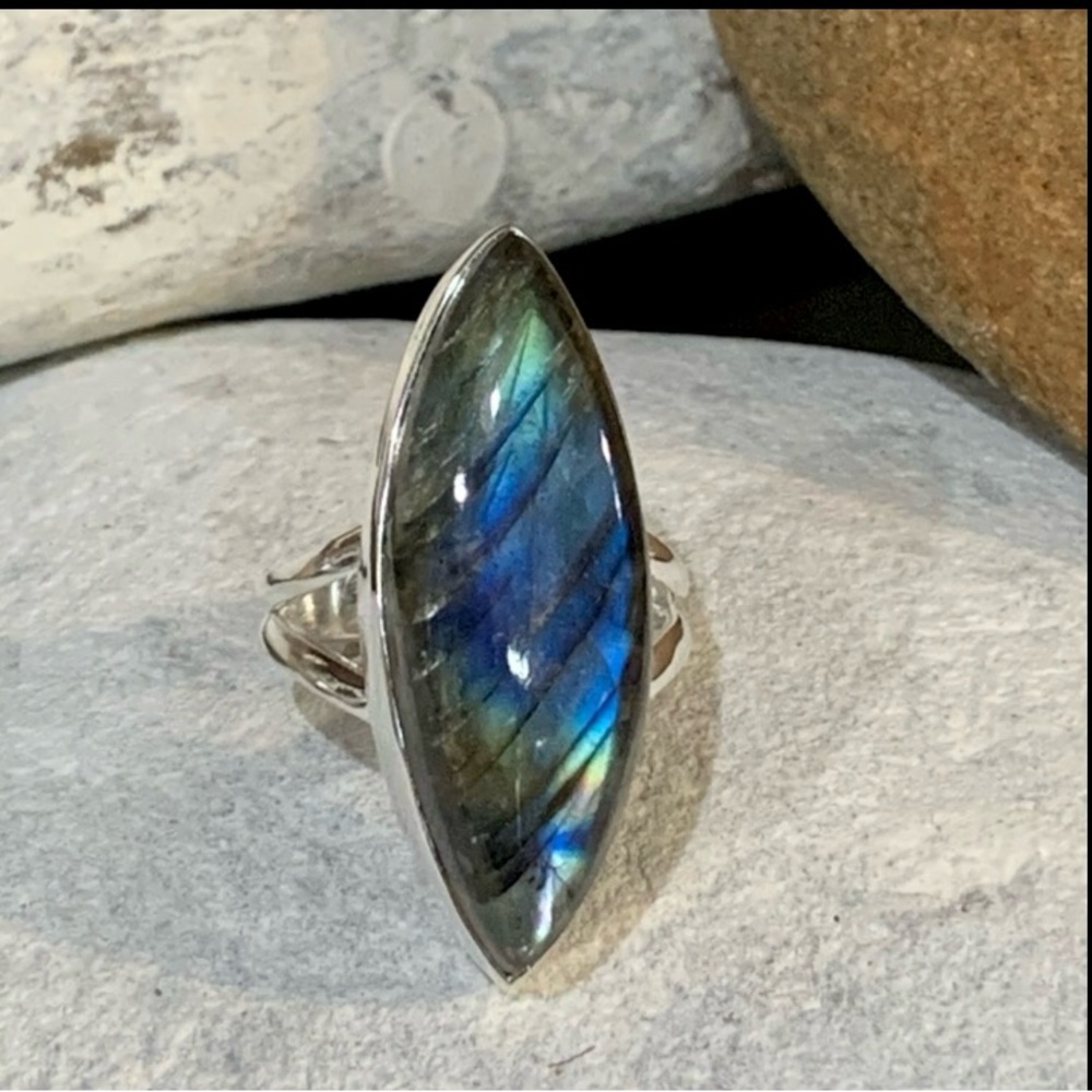 Blue Labradorite Sterling Silver Ring - Picture 3 of 4